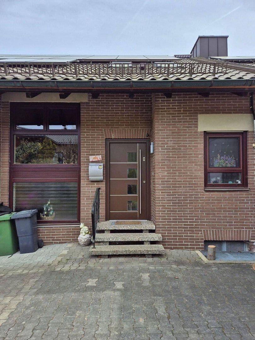 Prodej domu 318 m², pozemek 1.623 m², Neukirchen bei Sulzbach-Rosenberg, Bavorsko Prodej domu 318 m², pozemek 1.623 m², Neukirchen bei Sulzbach-Rosenberg, Bavorsko