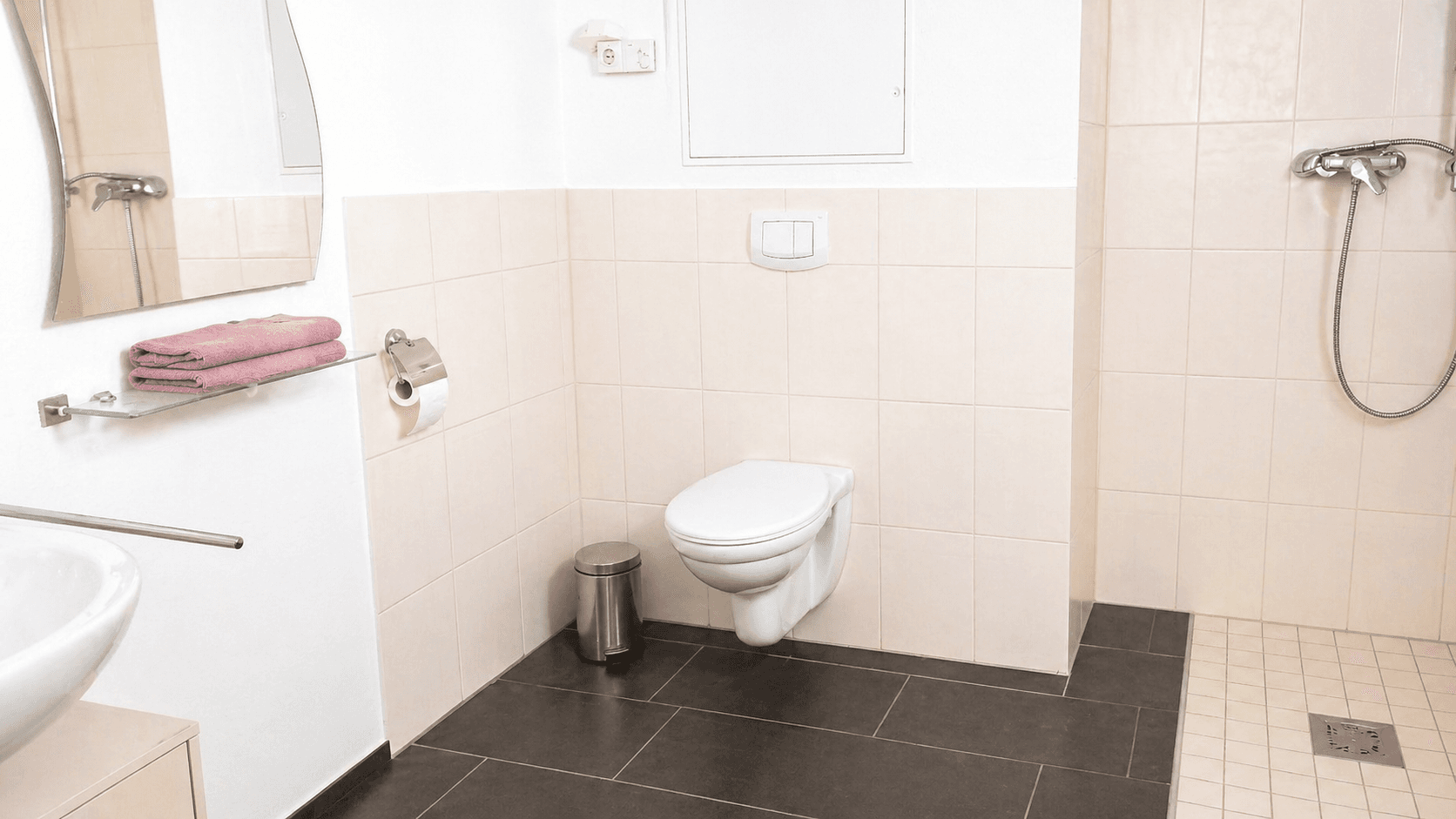 Pronájem bytu 2+1 74 m², Lindenstraße 1, Pinneberg, Šlesvicko-Holštýnsko Pronájem bytu 2+1 74 m², Lindenstraße 1, Pinneberg, Šlesvicko-Holštýnsko
