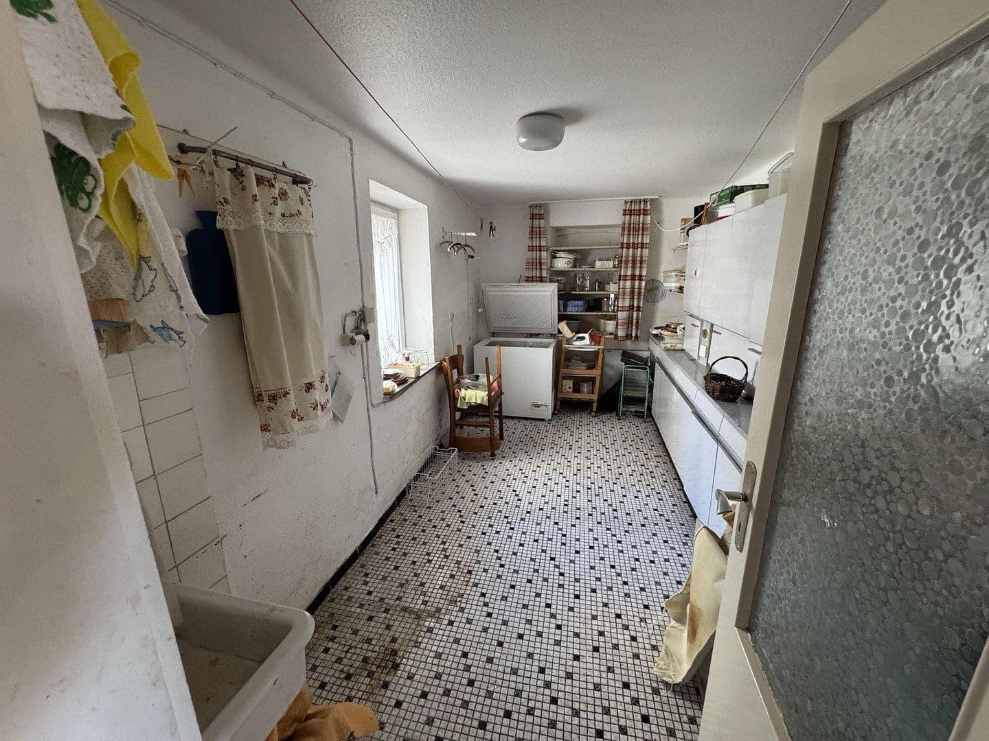 Prodej domu 120 m², pozemek 330 m², Friedhofstraße 3, Höheinöd, Porýní-Falc Prodej domu 120 m², pozemek 330 m², Friedhofstraße 3, Höheinöd, Porýní-Falc