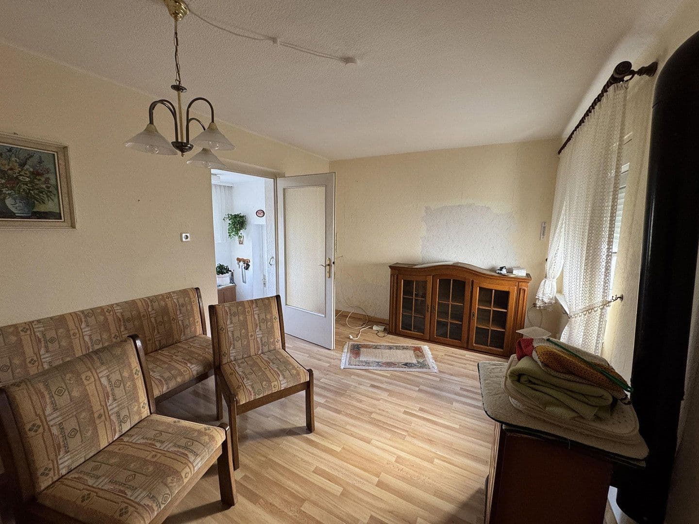 Prodej domu 120 m², pozemek 330 m², Friedhofstraße 3, Höheinöd, Porýní-Falc Prodej domu 120 m², pozemek 330 m², Friedhofstraße 3, Höheinöd, Porýní-Falc