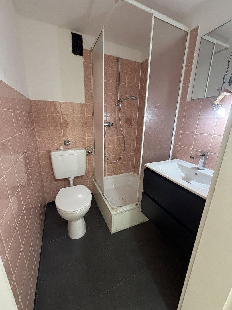 Pronájem bytu 1+1 30 m², Kabelstraße 47, Mönchengladbach, Severní Porýní-Vestfálsko Pronájem bytu 1+1 30 m², Kabelstraße 47, Mönchengladbach, Severní Porýní-Vestfálsko