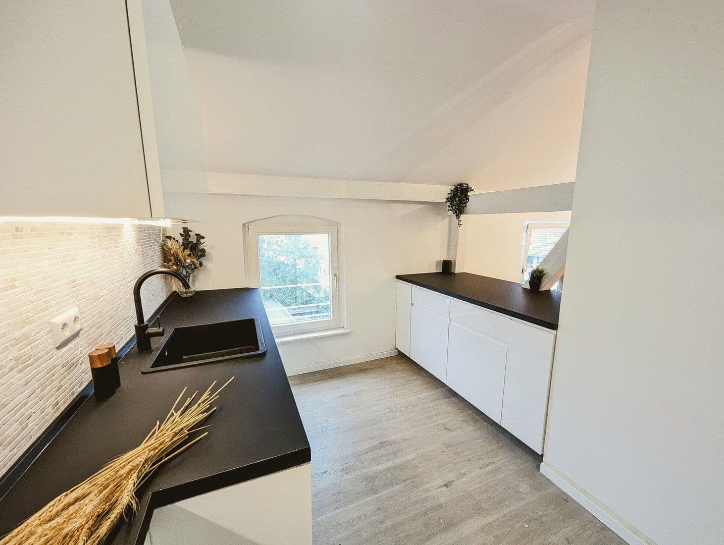Prodej bytu 2+1 67 m², Berlin, Berlín Prodej bytu 2+1 67 m², Berlin, Berlín
