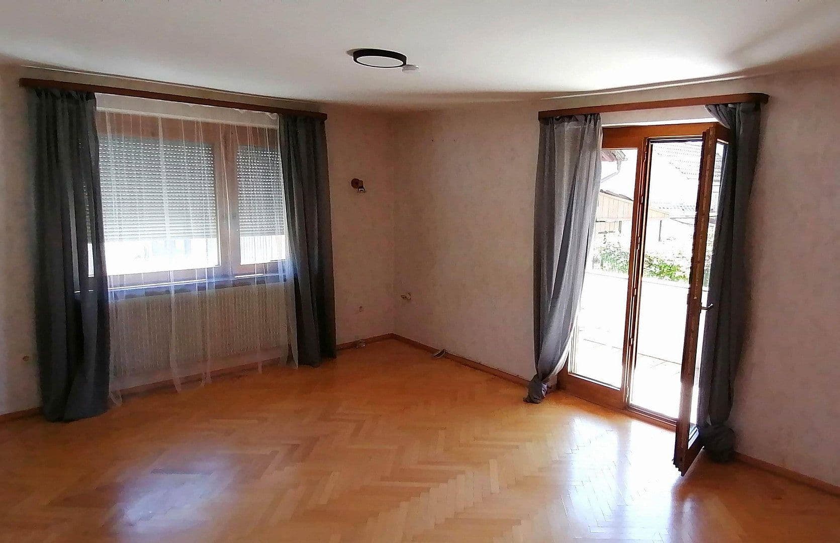 Prodej domu 170 m², pozemek 475 m², Markgröningen, Bádensko-Württembersko Prodej domu 170 m², pozemek 475 m², Markgröningen, Bádensko-Württembersko