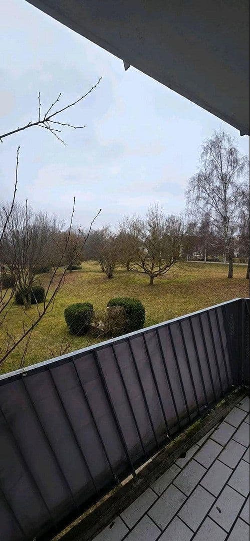 Pronájem bytu 2+1 58 m², Überlinger Str. 59, Singen (Hohentwiel), Bádensko-Württembersko Pronájem bytu 2+1 58 m², Überlinger Str. 59, Singen (Hohentwiel), Bádensko-Württembersko