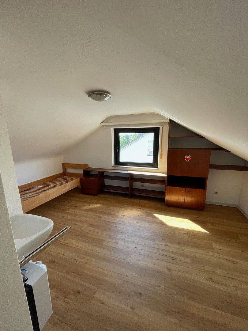 Prodej domu 100 m², pozemek 111 m², Kernen im Remstal, Bádensko-Württembersko Prodej domu 100 m², pozemek 111 m², Kernen im Remstal, Bádensko-Württembersko