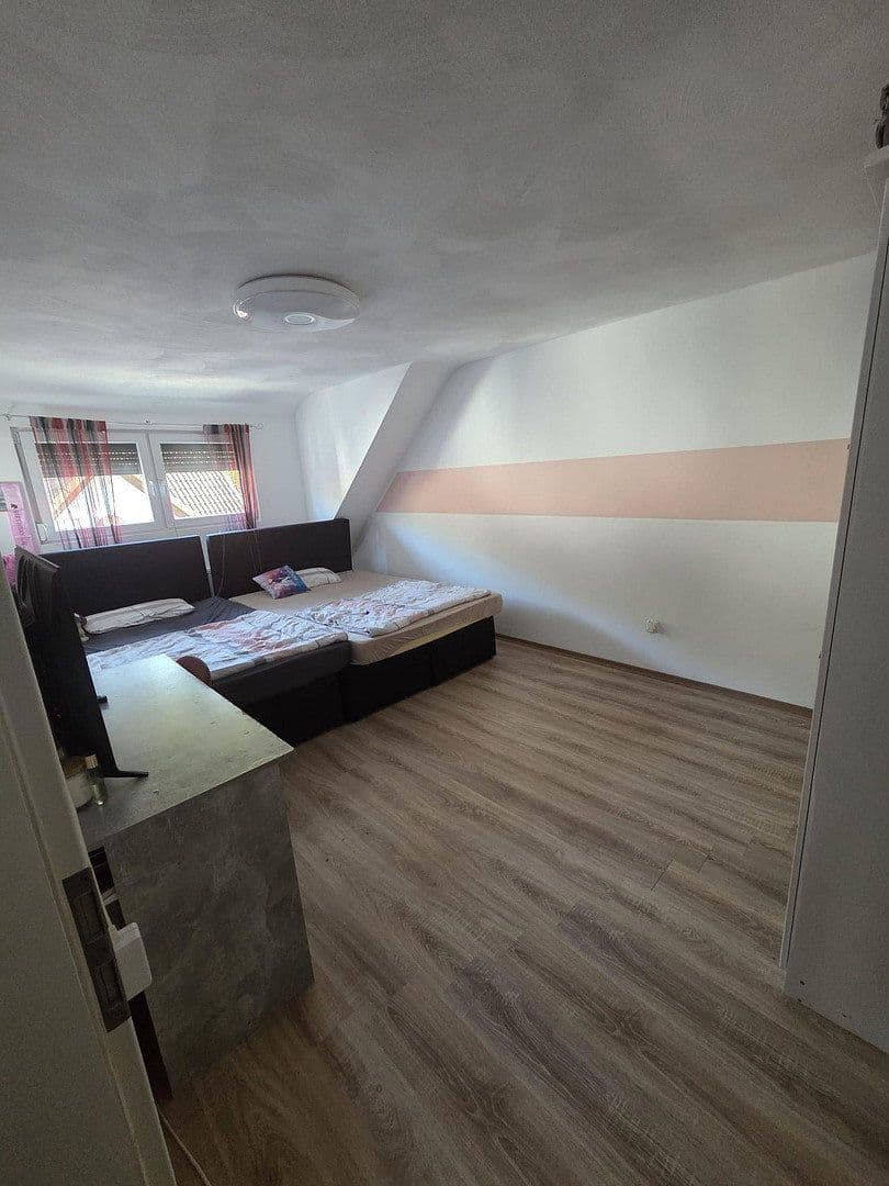 Prodej domu 175 m², pozemek 381 m², Kaiserslautern, Porýní-Falc Prodej domu 175 m², pozemek 381 m², Kaiserslautern, Porýní-Falc