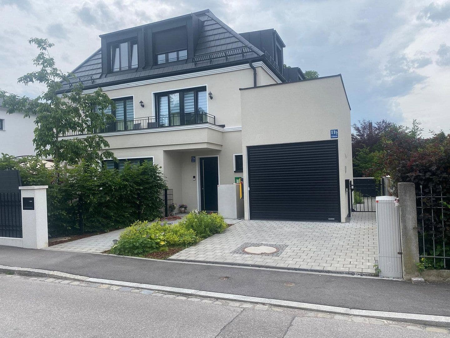 Prodej domu 165 m², pozemek 175 m², München, Bavorsko Prodej domu 165 m², pozemek 175 m², München, Bavorsko