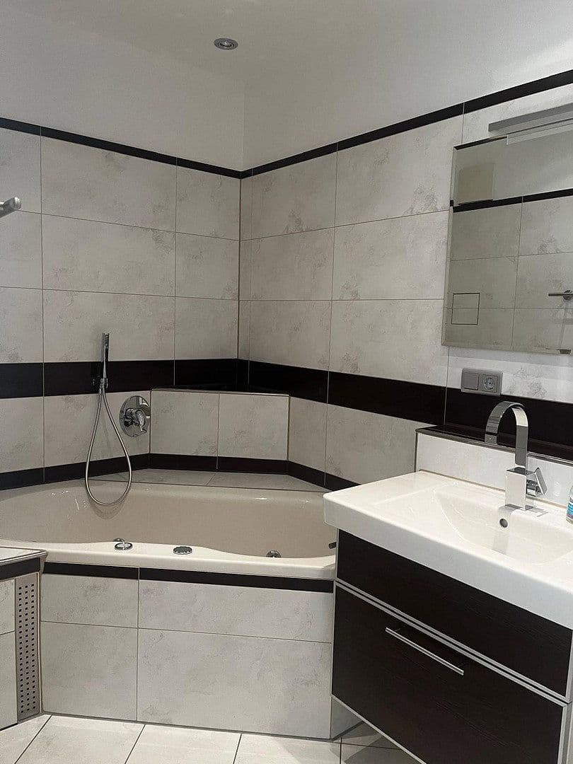 Prodej bytu 3+1 94 m², München, Bavorsko Prodej bytu 3+1 94 m², München, Bavorsko