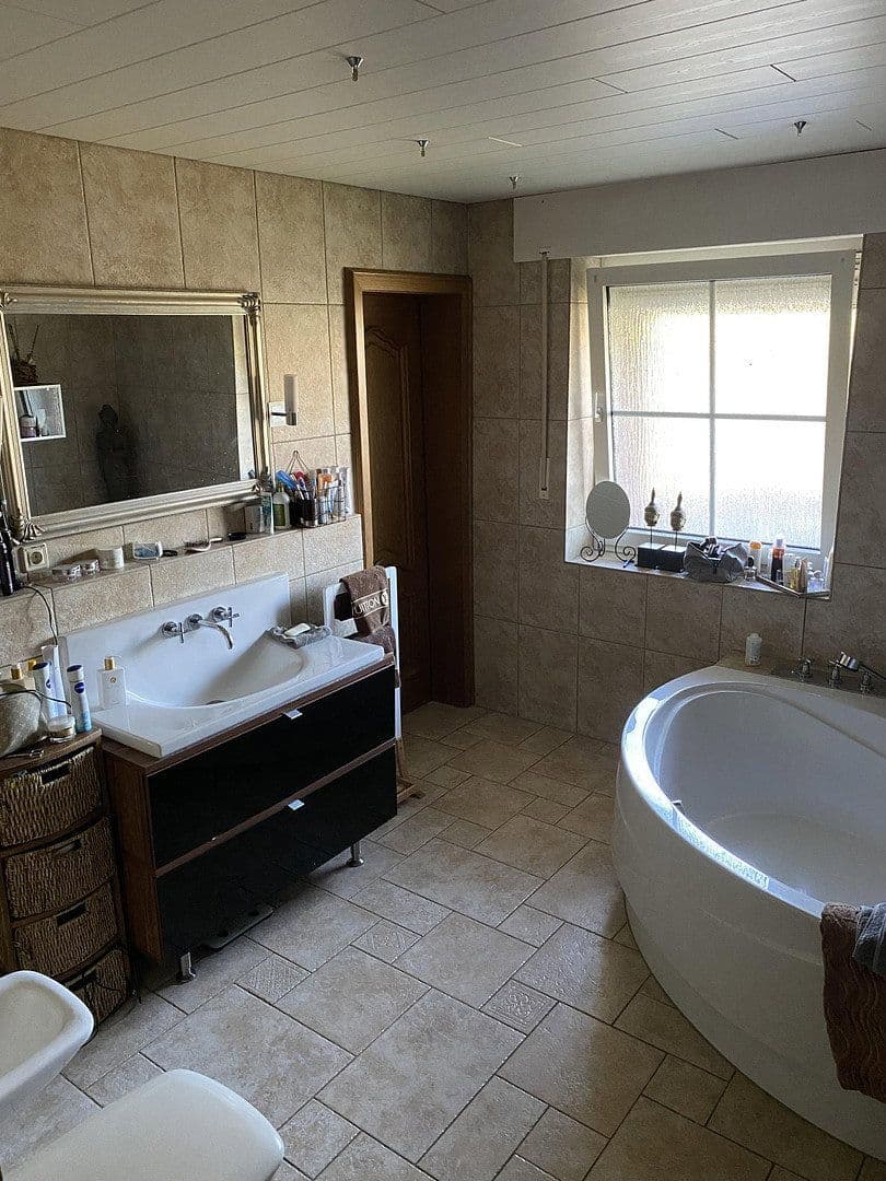 Prodej domu 305 m², pozemek 1.138 m², Hiddenhausen, Severní Porýní-Vestfálsko Prodej domu 305 m², pozemek 1.138 m², Hiddenhausen, Severní Porýní-Vestfálsko
