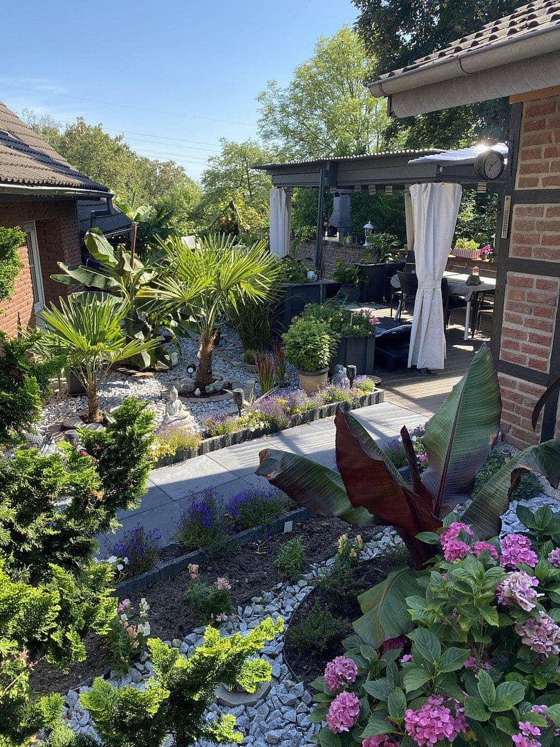 Prodej domu 305 m², pozemek 1.138 m², Hiddenhausen, Severní Porýní-Vestfálsko Prodej domu 305 m², pozemek 1.138 m², Hiddenhausen, Severní Porýní-Vestfálsko