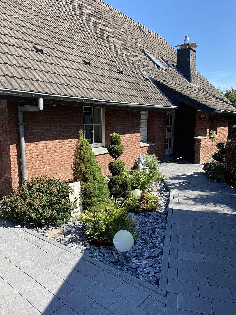 Prodej domu 305 m², pozemek 1.138 m², Hiddenhausen, Severní Porýní-Vestfálsko Prodej domu 305 m², pozemek 1.138 m², Hiddenhausen, Severní Porýní-Vestfálsko