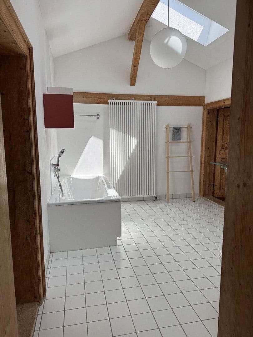 Pronájem domu 200 m², pozemek 250 m², St Bartholomäus-Weg 2, Holzkirchen, Bavorsko Pronájem domu 200 m², pozemek 250 m², St Bartholomäus-Weg 2, Holzkirchen, Bavorsko