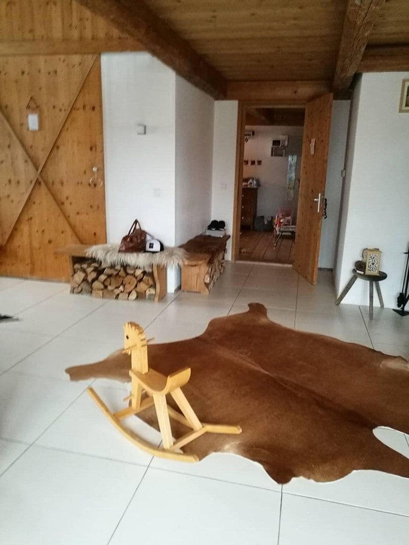 Pronájem domu 200 m², pozemek 250 m², St Bartholomäus-Weg 2, Holzkirchen, Bavorsko Pronájem domu 200 m², pozemek 250 m², St Bartholomäus-Weg 2, Holzkirchen, Bavorsko