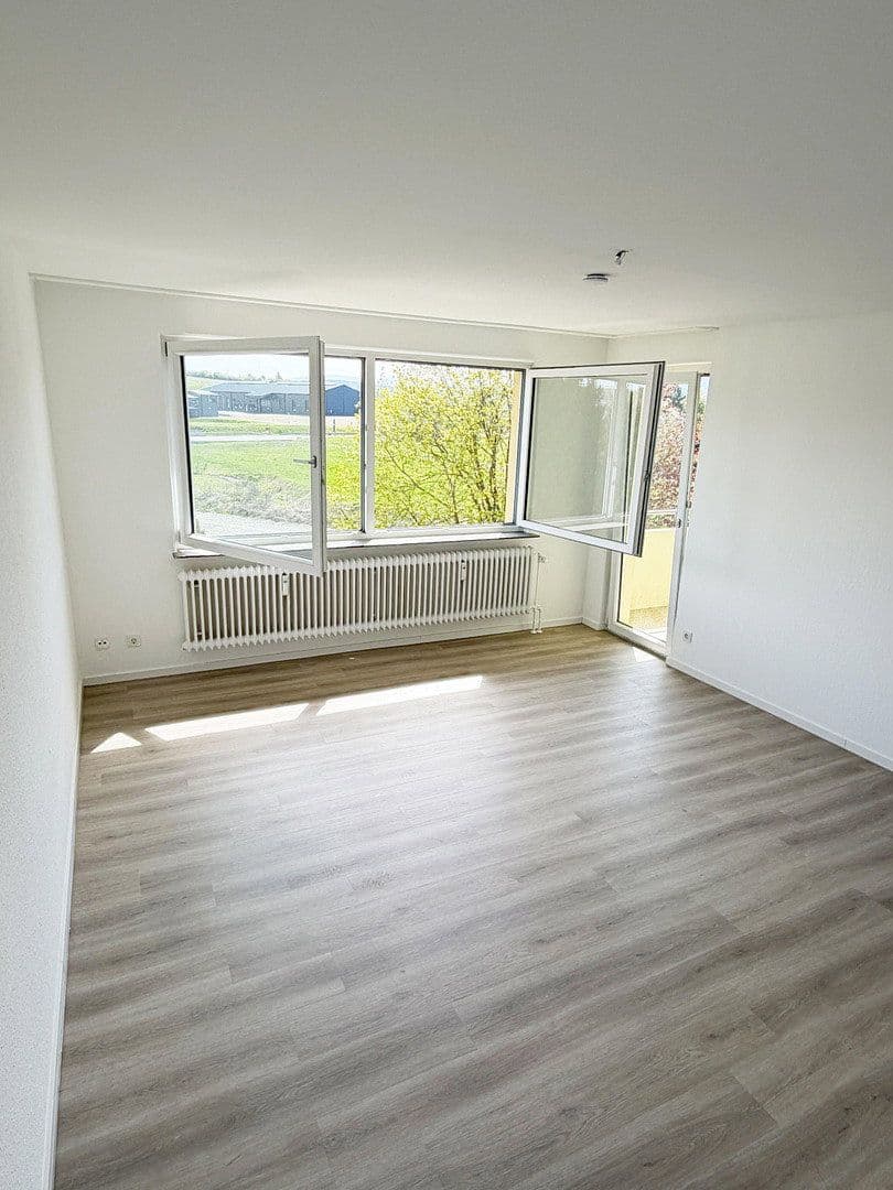 Pronájem bytu 4+1 89 m², Kötztinger Straße 11, Furth im Wald, Bavorsko Pronájem bytu 4+1 89 m², Kötztinger Straße 11, Furth im Wald, Bavorsko