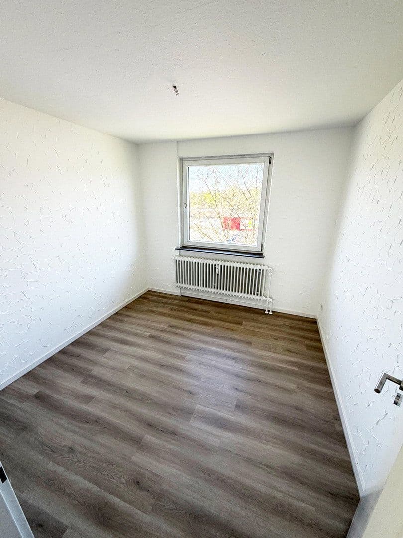 Pronájem bytu 4+1 89 m², Kötztinger Straße 11, Furth im Wald, Bavorsko Pronájem bytu 4+1 89 m², Kötztinger Straße 11, Furth im Wald, Bavorsko