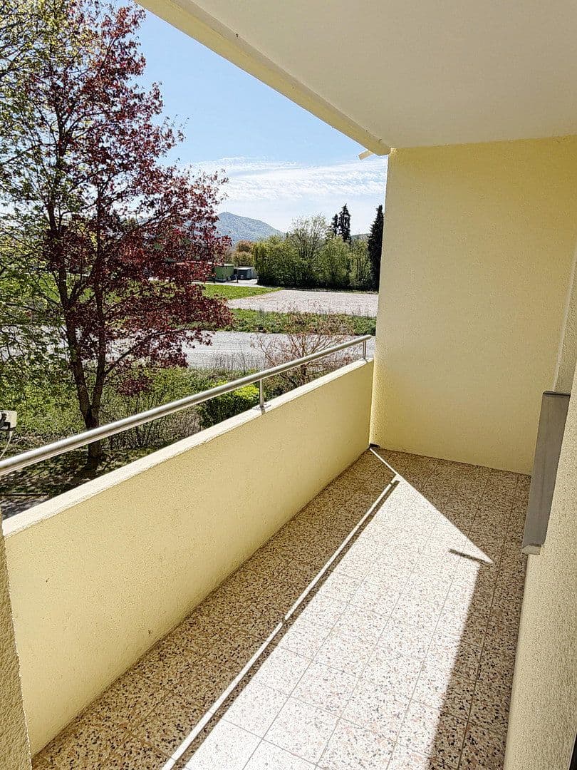 Pronájem bytu 4+1 89 m², Kötztinger Straße 11, Furth im Wald, Bavorsko Pronájem bytu 4+1 89 m², Kötztinger Straße 11, Furth im Wald, Bavorsko