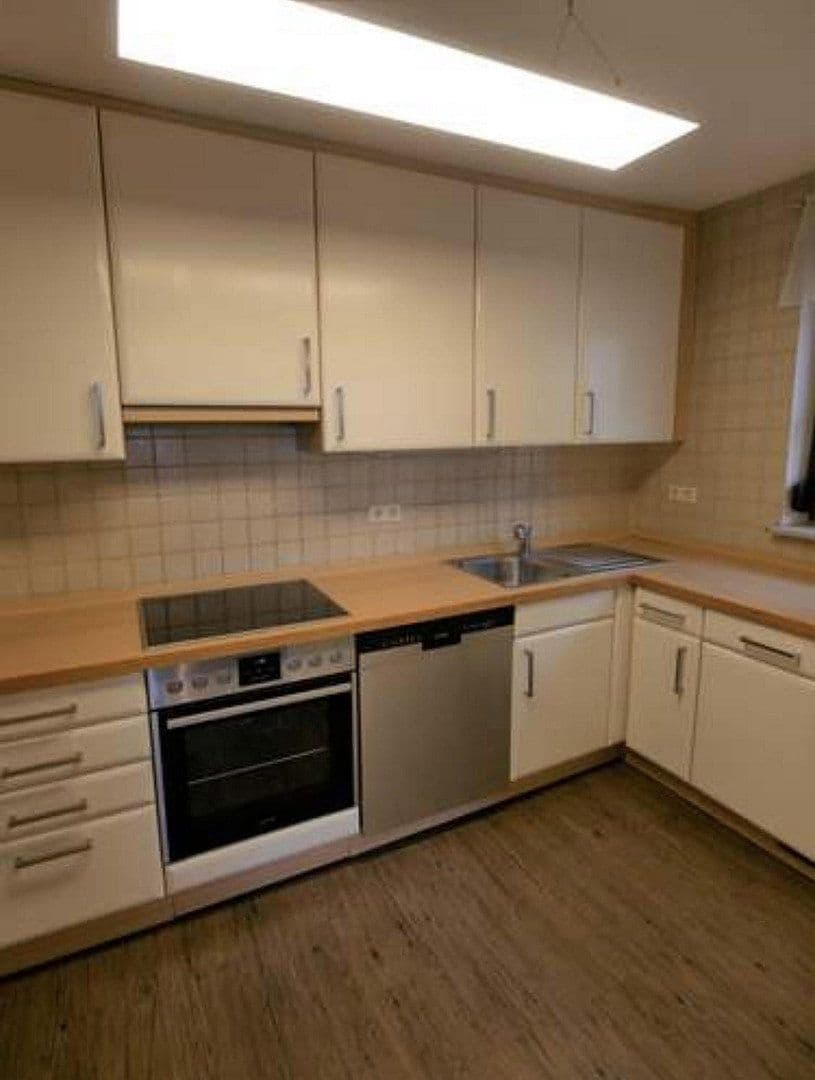 Prodej bytu 4+1 102 m², Ludwigsburg, Bádensko-Württembersko Prodej bytu 4+1 102 m², Ludwigsburg, Bádensko-Württembersko
