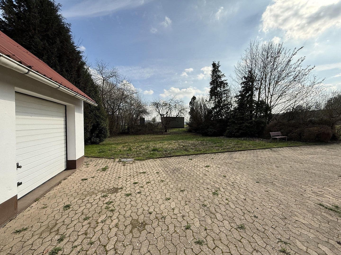 Prodej domu 200 m², pozemek 1.542 m², Einbeck, Dolní Sasko Prodej domu 200 m², pozemek 1.542 m², Einbeck, Dolní Sasko