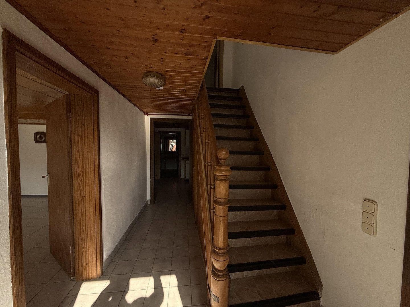 Prodej domu 200 m², pozemek 1.542 m², Einbeck, Dolní Sasko Prodej domu 200 m², pozemek 1.542 m², Einbeck, Dolní Sasko