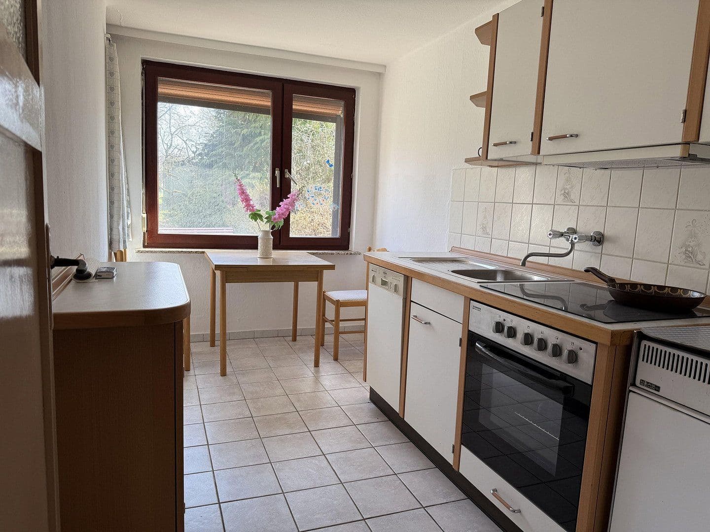 Prodej domu 200 m², pozemek 1.542 m², Einbeck, Dolní Sasko Prodej domu 200 m², pozemek 1.542 m², Einbeck, Dolní Sasko