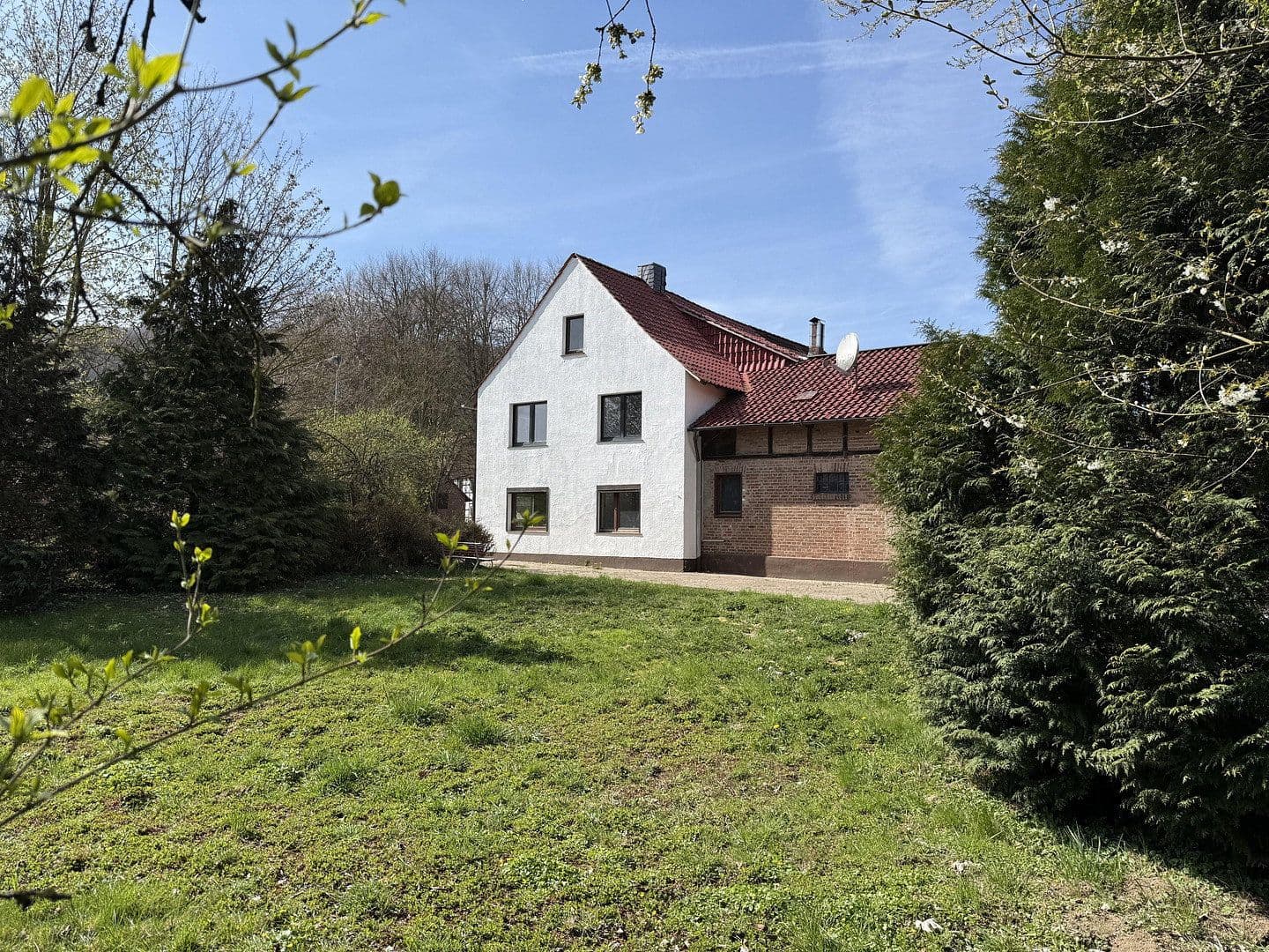 Prodej domu 200 m², pozemek 1.542 m², Einbeck, Dolní Sasko Prodej domu 200 m², pozemek 1.542 m², Einbeck, Dolní Sasko
