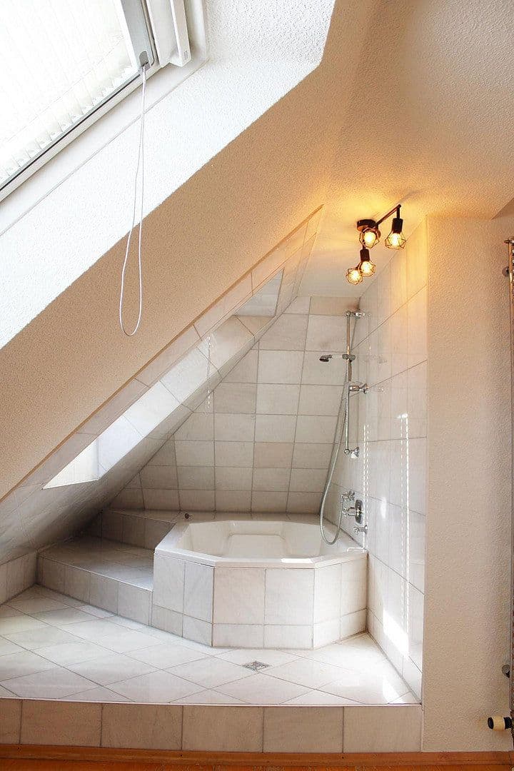 Pronájem bytu 140 m², Bad Boll, Bádensko-Württembersko Pronájem bytu 140 m², Bad Boll, Bádensko-Württembersko