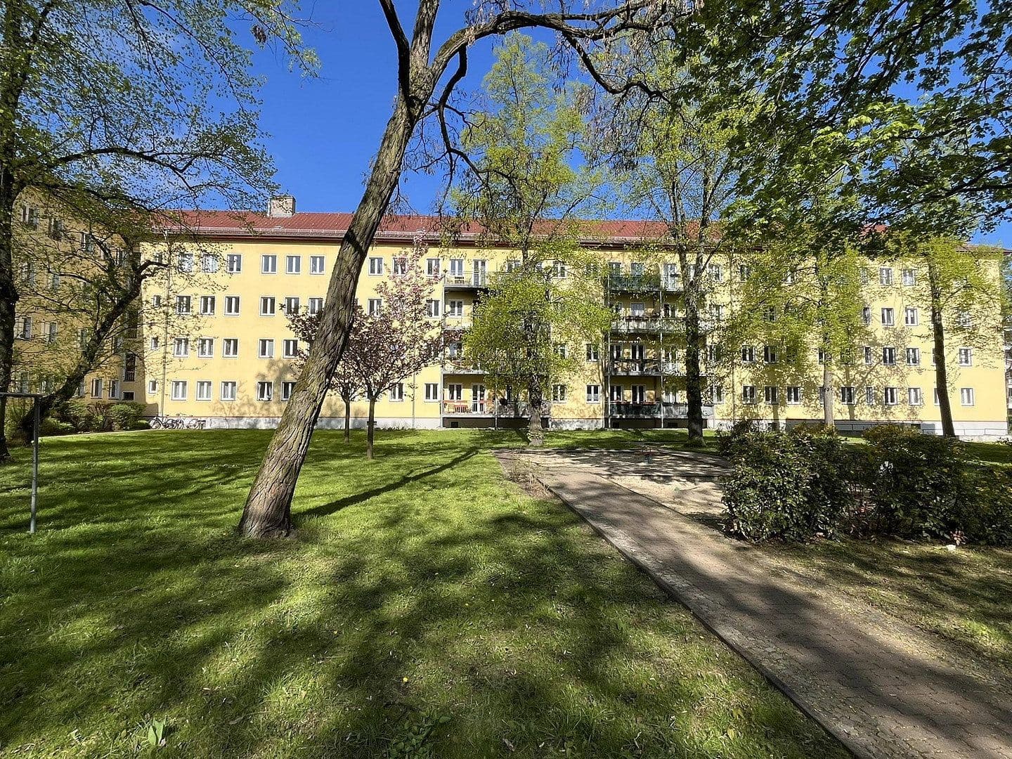 Prodej bytu 2+1 44 m², Sültstraße 50, Berlin, Berlín Prodej bytu 2+1 44 m², Sültstraße 50, Berlin, Berlín