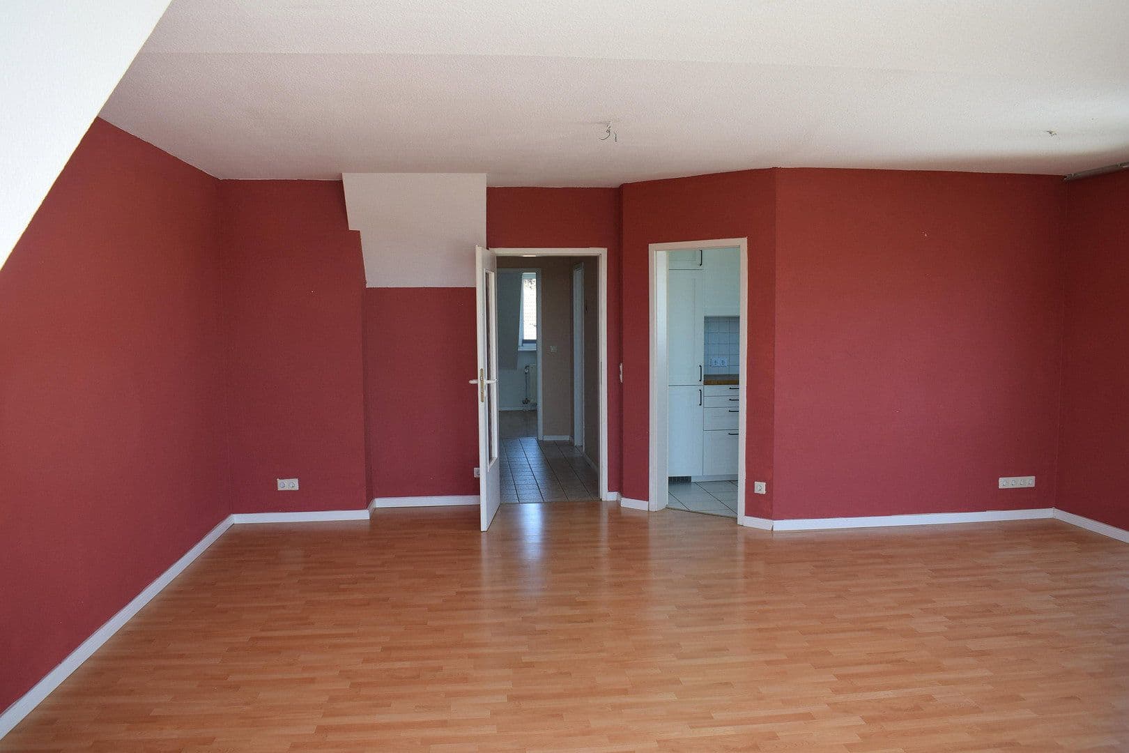 Prodej bytu 3+1 82 m², Ringstr. 38-44, Bad Nauheim, Hessen Prodej bytu 3+1 82 m², Ringstr. 38-44, Bad Nauheim, Hessen