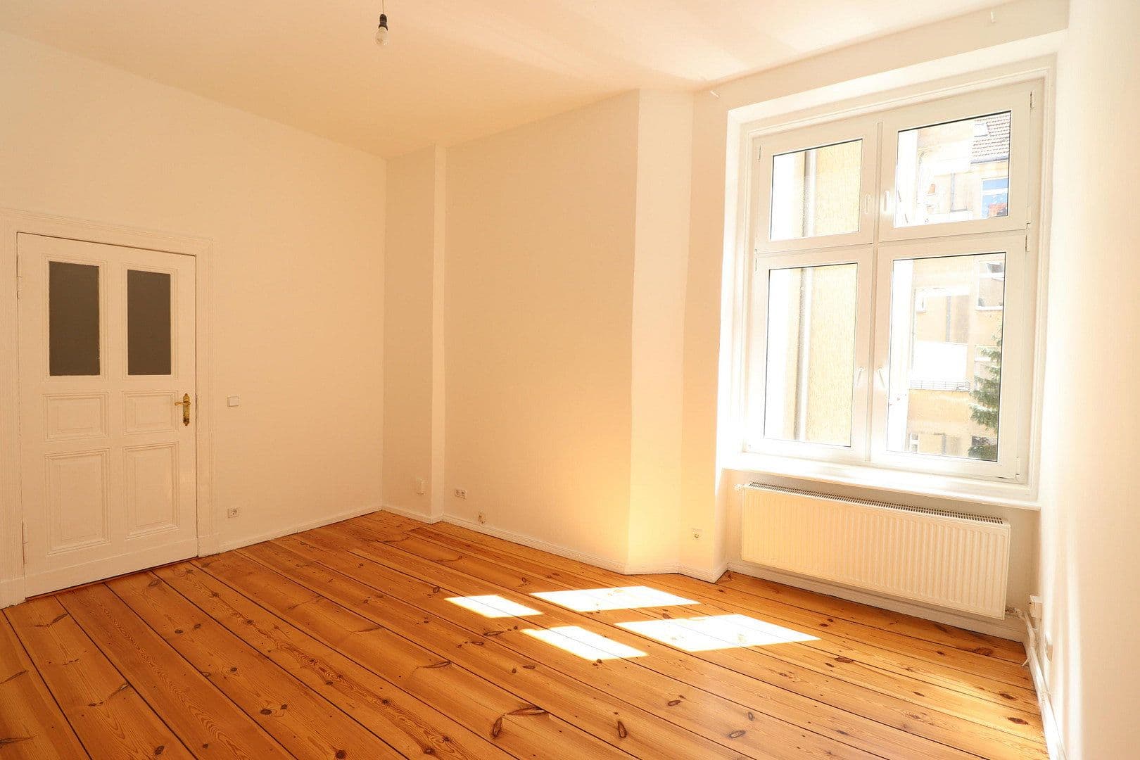 Pronájem bytu 2+1 76 m², Antwerpener Str. 00, Berlin, Berlín Pronájem bytu 2+1 76 m², Antwerpener Str. 00, Berlin, Berlín