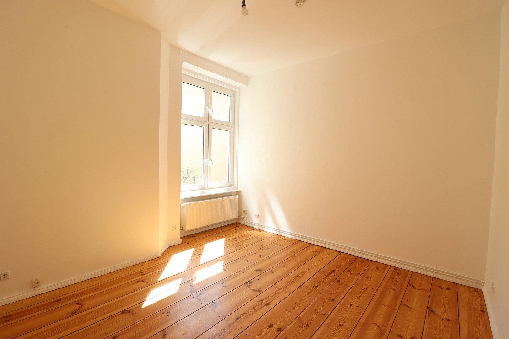 Pronájem bytu 2+1 76 m², Antwerpener Str. 00, Berlin, Berlín Pronájem bytu 2+1 76 m², Antwerpener Str. 00, Berlin, Berlín