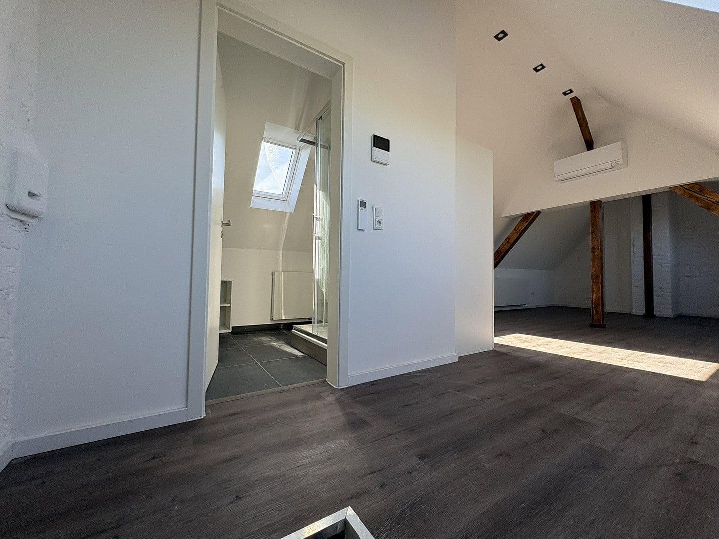 Pronájem bytu 4+1 105 m², Luxemburger Str.259, Köln, Severní Porýní-Vestfálsko Pronájem bytu 4+1 105 m², Luxemburger Str.259, Köln, Severní Porýní-Vestfálsko