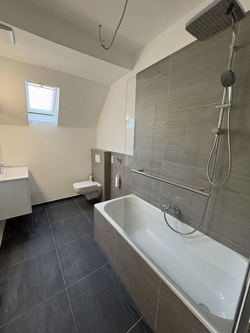 Pronájem bytu 4+1 105 m², Luxemburger Str.259, Köln, Severní Porýní-Vestfálsko Pronájem bytu 4+1 105 m², Luxemburger Str.259, Köln, Severní Porýní-Vestfálsko