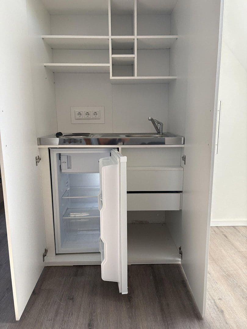 Pronájem bytu 4+1 105 m², Luxemburger Str.259, Köln, Severní Porýní-Vestfálsko Pronájem bytu 4+1 105 m², Luxemburger Str.259, Köln, Severní Porýní-Vestfálsko