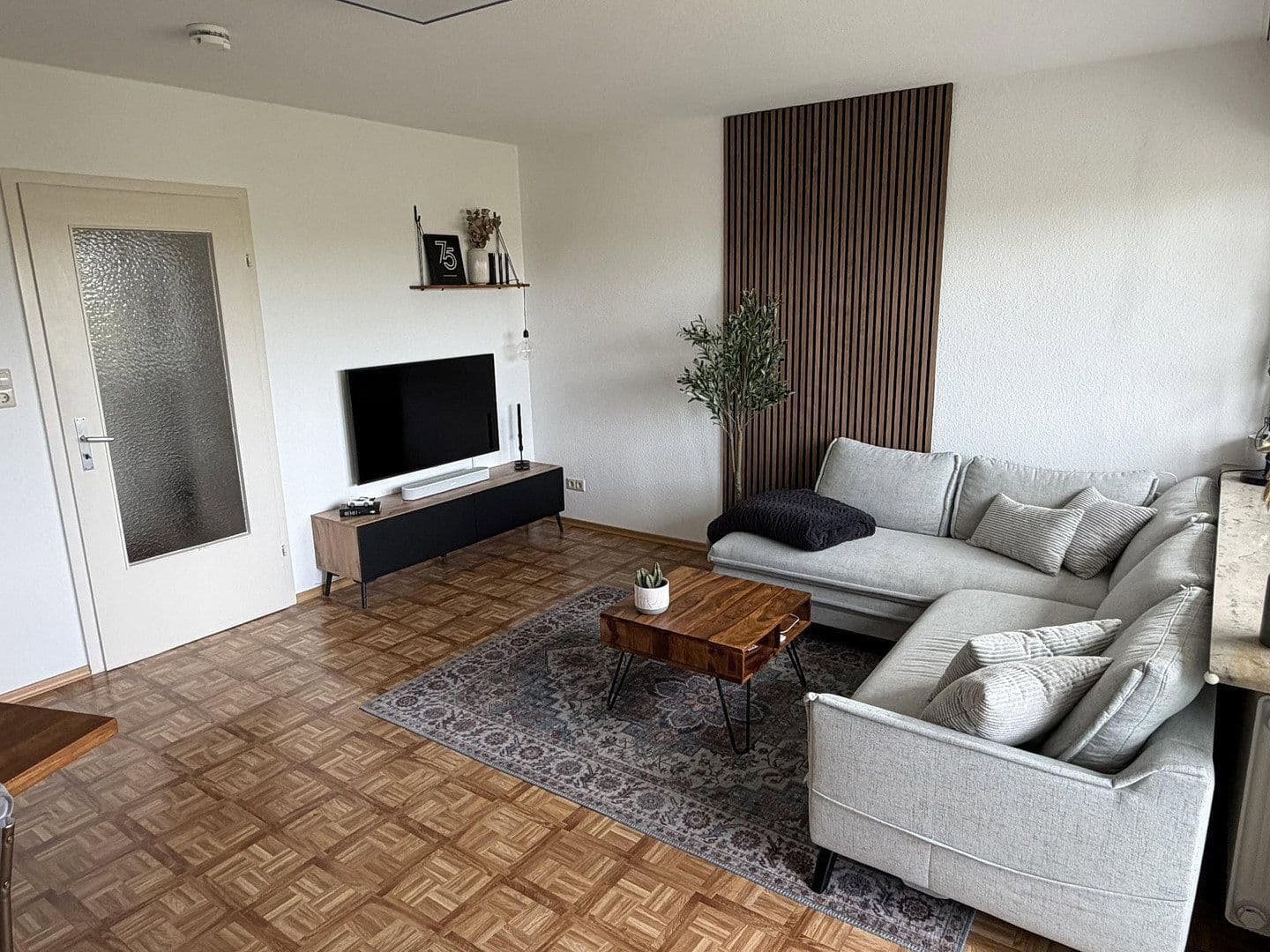 Pronájem bytu 2+1 61 m², Auer Str. 34, Karlsruhe, Bádensko-Württembersko Pronájem bytu 2+1 61 m², Auer Str. 34, Karlsruhe, Bádensko-Württembersko