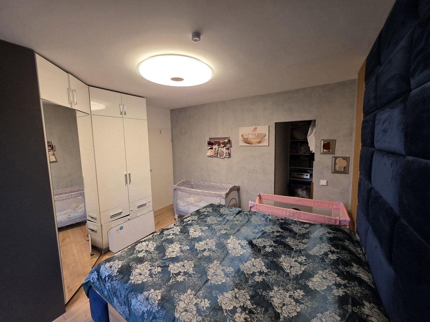 Pronájem bytu 3+1 93 m², Josef-Neuberger-Straße 26, Düsseldorf, Severní Porýní-Vestfálsko Pronájem bytu 3+1 93 m², Josef-Neuberger-Straße 26, Düsseldorf, Severní Porýní-Vestfálsko