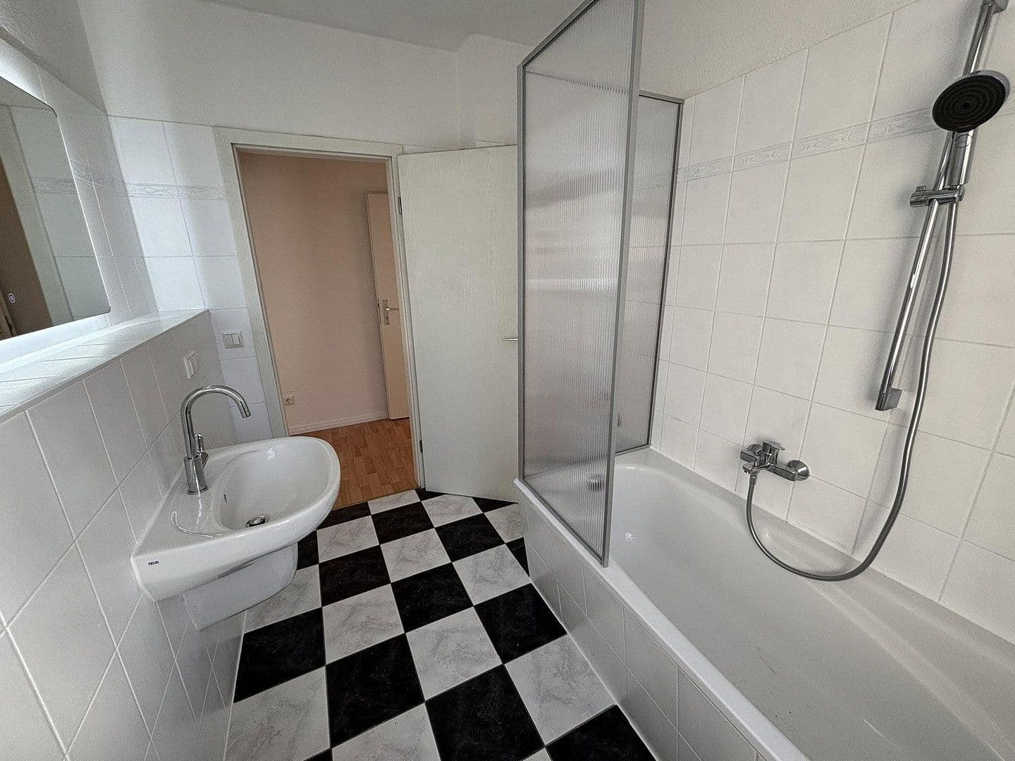 Pronájem bytu 2+kk 56 m², Lemsdorfer Weg 10, Magdeburg, Sasko-Anhaltsko Pronájem bytu 2+kk 56 m², Lemsdorfer Weg 10, Magdeburg, Sasko-Anhaltsko