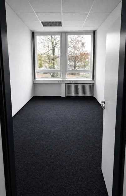 Pronájem kanceláře 300 m², Leverkusen, Severní Porýní-Vestfálsko Pronájem kanceláře 300 m², Leverkusen, Severní Porýní-Vestfálsko
