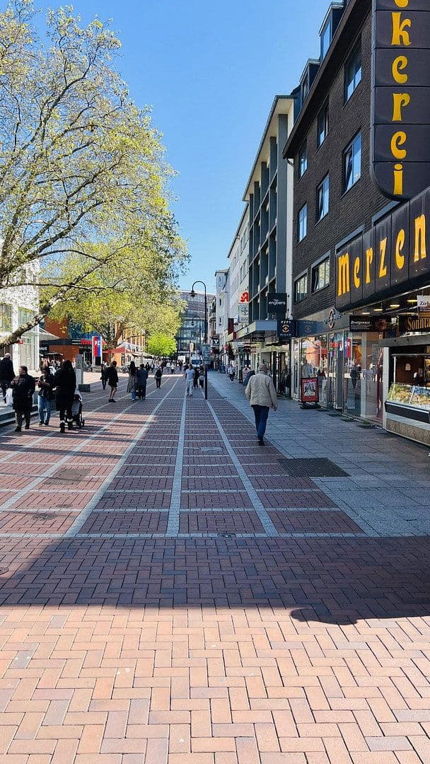 Pronájem kanceláře 300 m², Leverkusen, Severní Porýní-Vestfálsko Pronájem kanceláře 300 m², Leverkusen, Severní Porýní-Vestfálsko