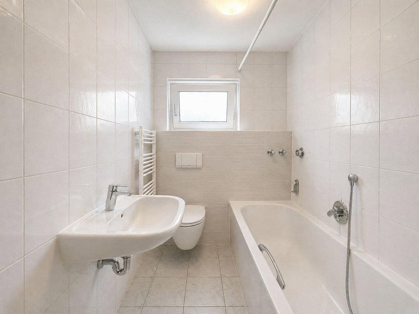 Pronájem bytu 4+1 100 m², Rennbaumstr. 114, Leverkusen, Severní Porýní-Vestfálsko Pronájem bytu 4+1 100 m², Rennbaumstr. 114, Leverkusen, Severní Porýní-Vestfálsko