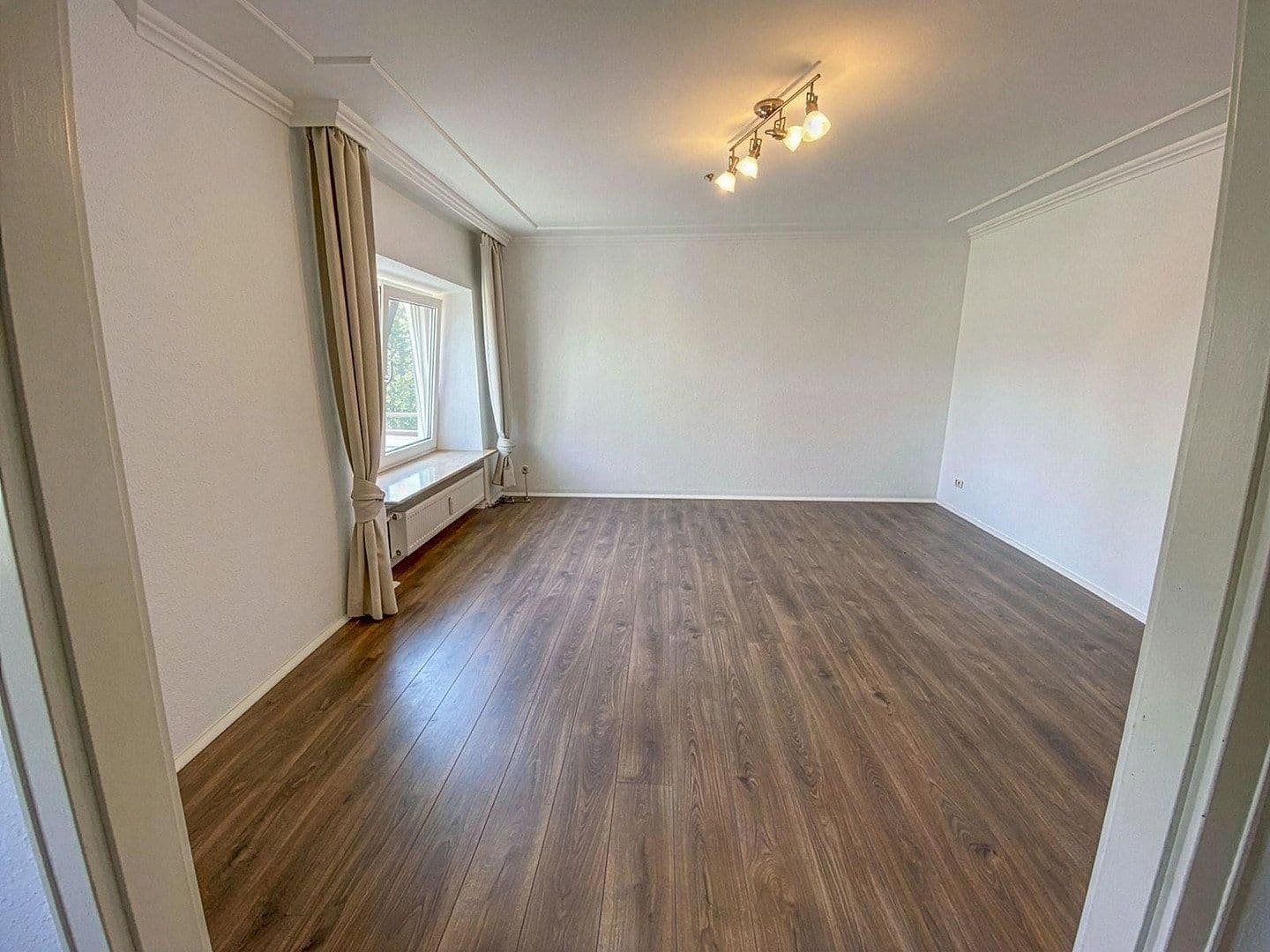 Pronájem bytu 4+1 100 m², Rennbaumstr. 114, Leverkusen, Severní Porýní-Vestfálsko Pronájem bytu 4+1 100 m², Rennbaumstr. 114, Leverkusen, Severní Porýní-Vestfálsko