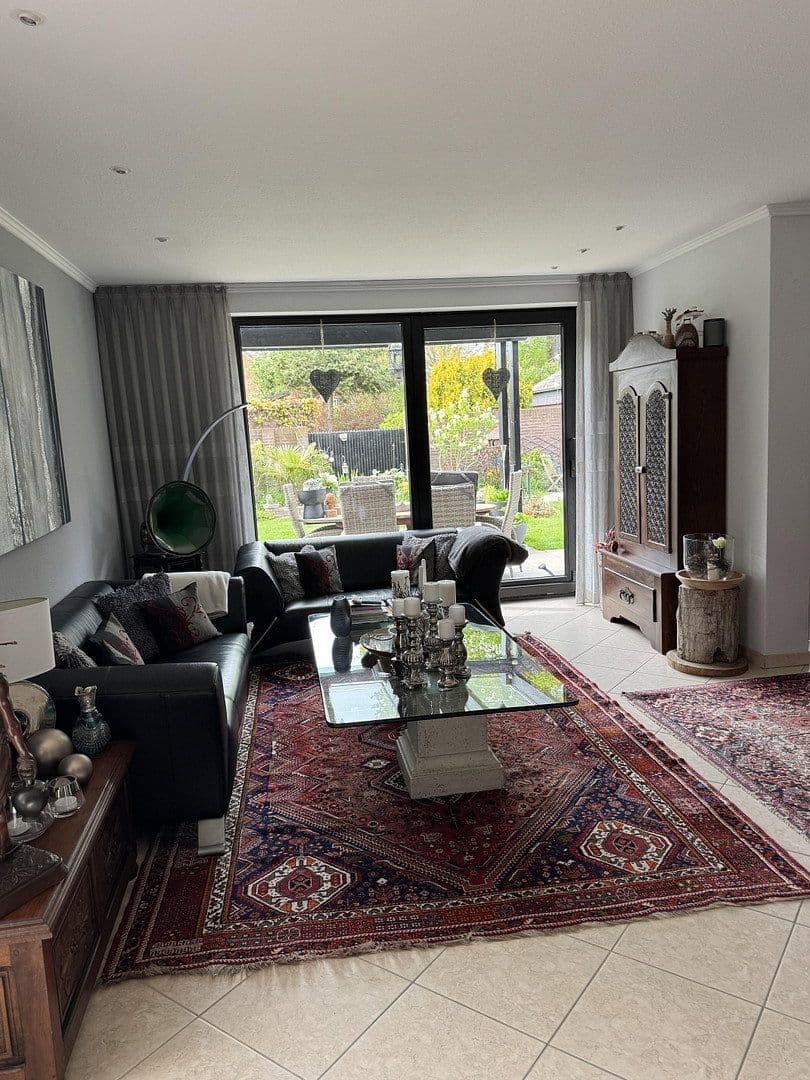 Prodej domu 226 m², pozemek 595 m², Langenhagen, Dolní Sasko Prodej domu 226 m², pozemek 595 m², Langenhagen, Dolní Sasko