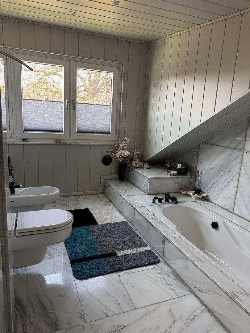 Prodej domu 226 m², pozemek 595 m², Langenhagen, Dolní Sasko Prodej domu 226 m², pozemek 595 m², Langenhagen, Dolní Sasko