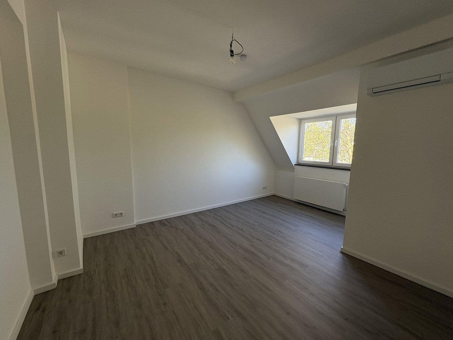 Pronájem bytu 5+1 132 m², Luxemburger Str. 257, Köln, Severní Porýní-Vestfálsko Pronájem bytu 5+1 132 m², Luxemburger Str. 257, Köln, Severní Porýní-Vestfálsko