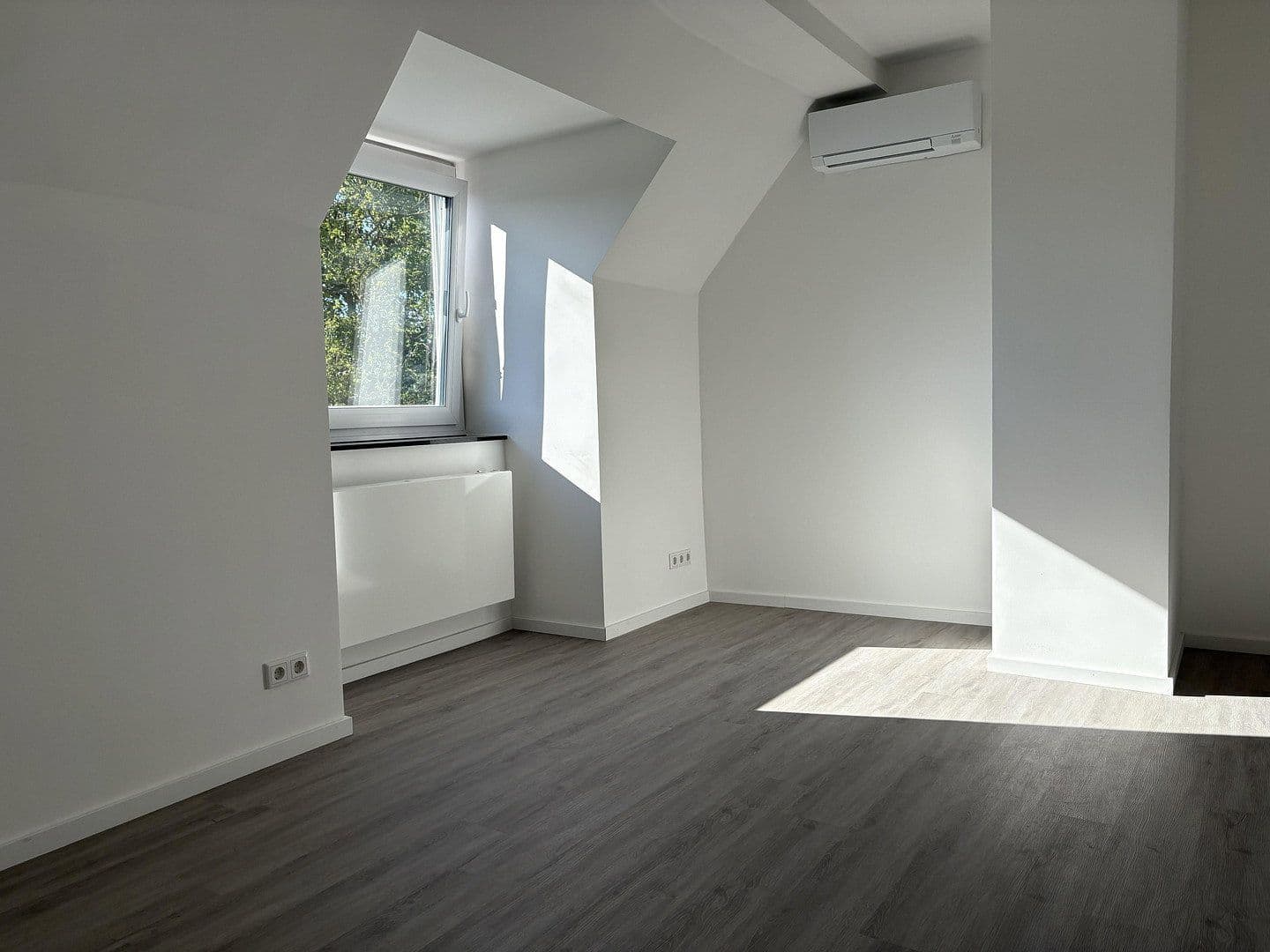Pronájem bytu 5+1 132 m², Luxemburger Str. 257, Köln, Severní Porýní-Vestfálsko Pronájem bytu 5+1 132 m², Luxemburger Str. 257, Köln, Severní Porýní-Vestfálsko