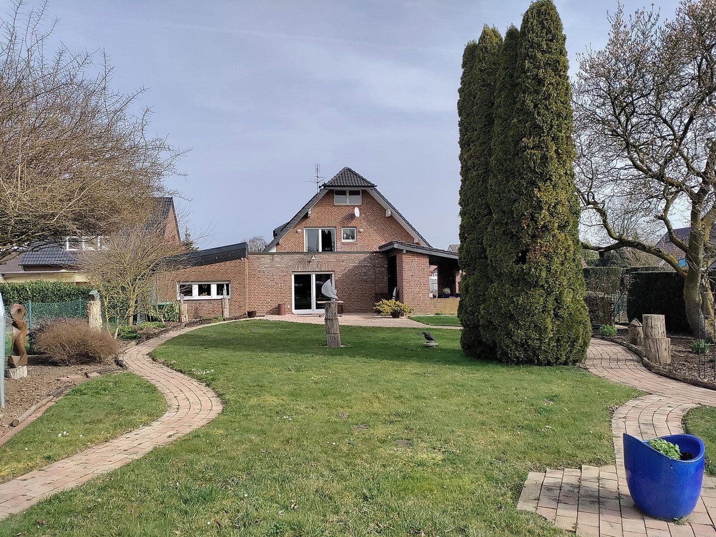 Prodej domu 368 m², pozemek 1.402 m², Hohlweg 8, Nettetal, Severní Porýní-Vestfálsko Prodej domu 368 m², pozemek 1.402 m², Hohlweg 8, Nettetal, Severní Porýní-Vestfálsko