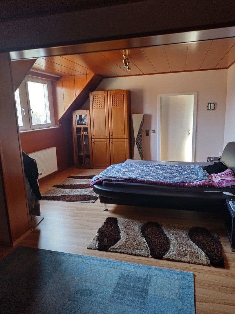 Prodej domu 368 m², pozemek 1.402 m², Hohlweg 8, Nettetal, Severní Porýní-Vestfálsko Prodej domu 368 m², pozemek 1.402 m², Hohlweg 8, Nettetal, Severní Porýní-Vestfálsko