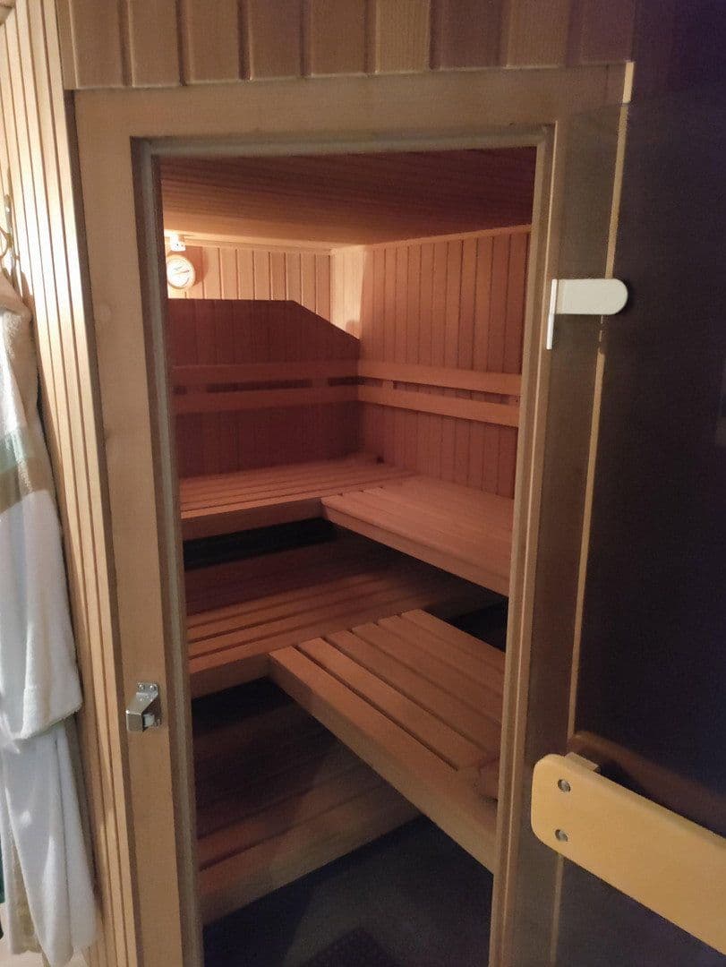 Prodej domu 368 m², pozemek 1.402 m², Hohlweg 8, Nettetal, Severní Porýní-Vestfálsko Prodej domu 368 m², pozemek 1.402 m², Hohlweg 8, Nettetal, Severní Porýní-Vestfálsko