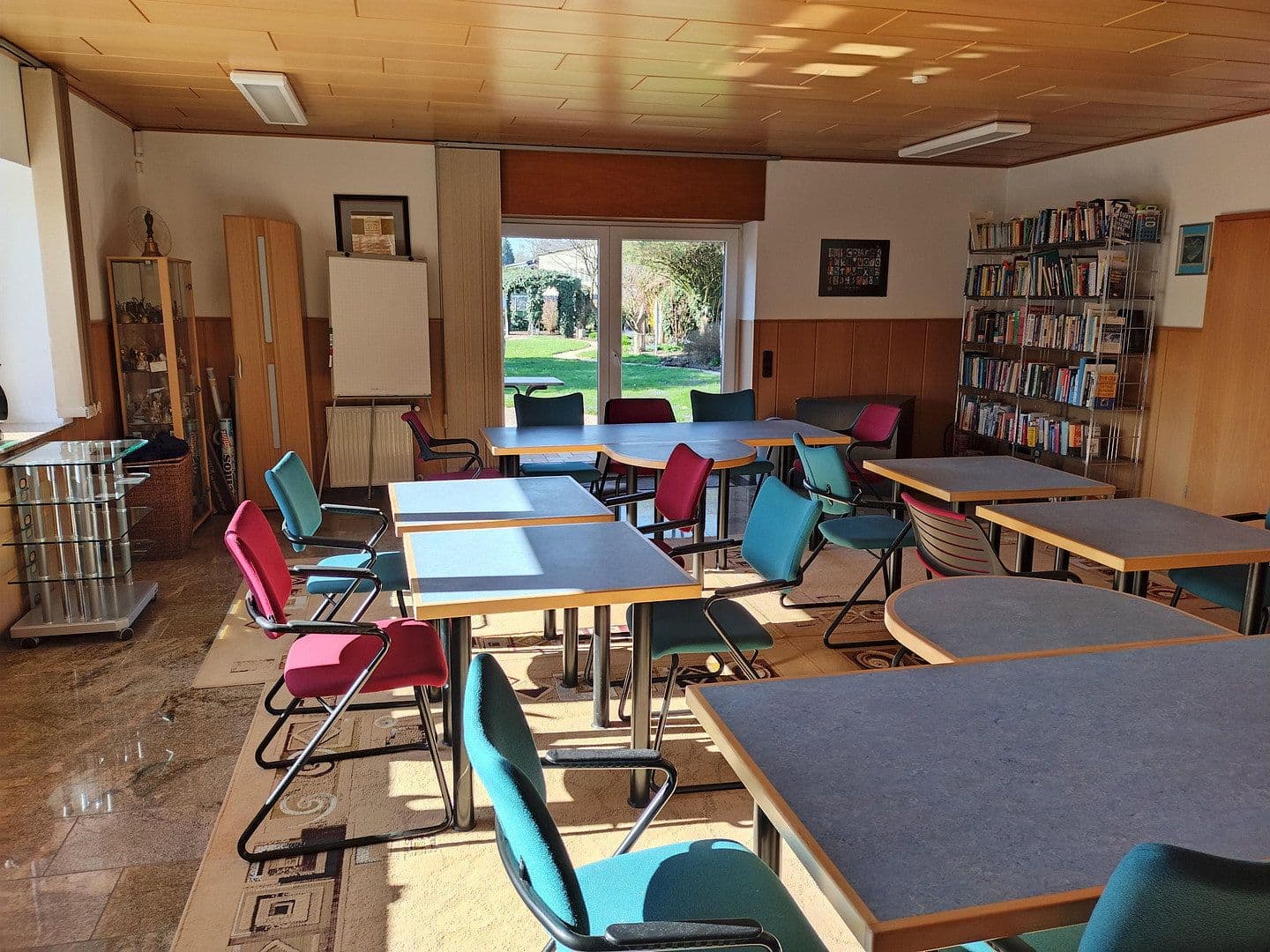 Prodej domu 368 m², pozemek 1.402 m², Hohlweg 8, Nettetal, Severní Porýní-Vestfálsko Prodej domu 368 m², pozemek 1.402 m², Hohlweg 8, Nettetal, Severní Porýní-Vestfálsko