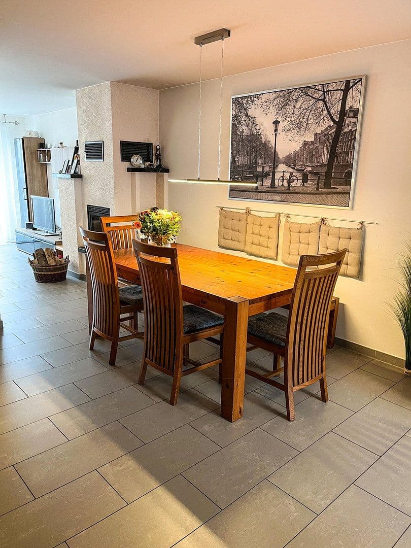 Prodej domu 149 m², pozemek 125 m², Freiberg am Neckar, Bádensko-Württembersko Prodej domu 149 m², pozemek 125 m², Freiberg am Neckar, Bádensko-Württembersko