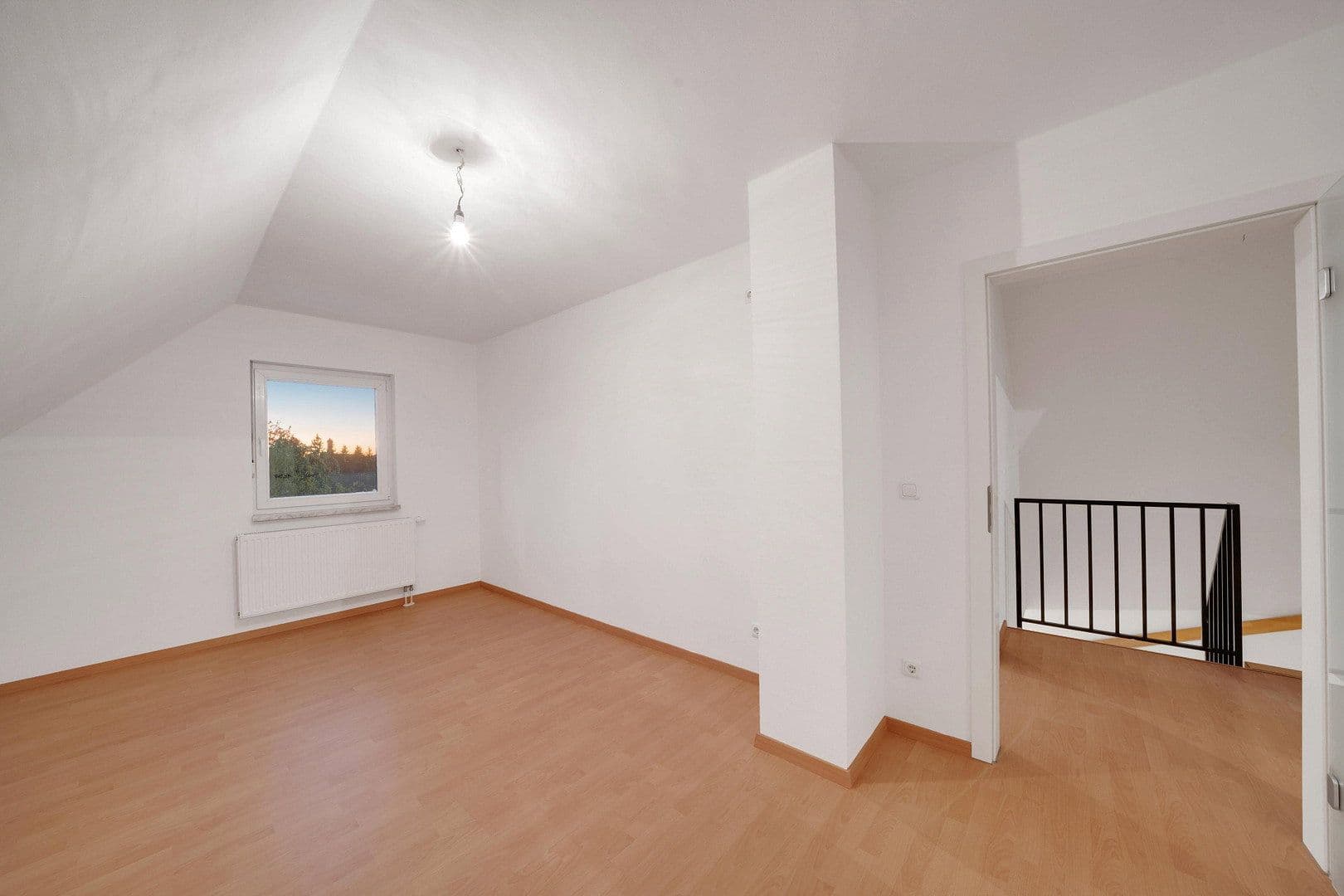 Prodej domu 142 m², pozemek 483 m², Ingolstadt, Bavorsko Prodej domu 142 m², pozemek 483 m², Ingolstadt, Bavorsko
